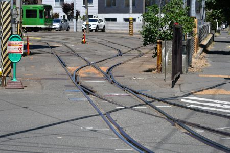 「車庫への軌道」 