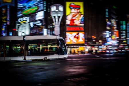 「ススキノ交差点の疾走」 